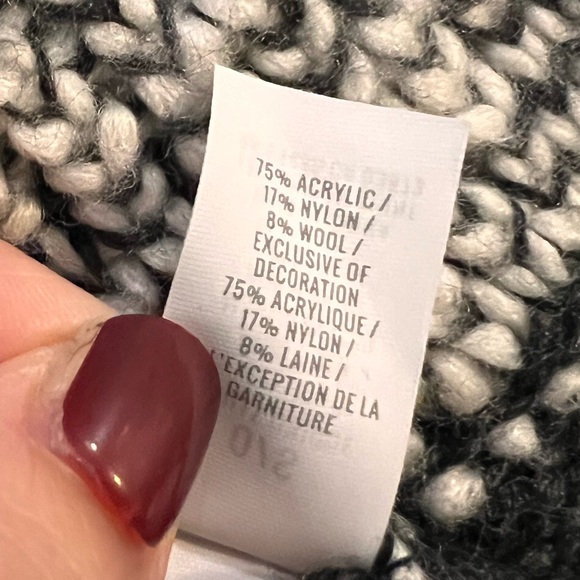 Aerie $55 Gray Knitted Wool Cape Poncho Kaftan Chunky Sweater Pom Pom One Size - Picture 6 of 10